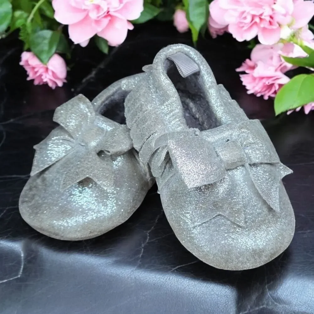 Baby Silver Moccasins 6 9 Month Metallic Bow Crib Shoes First Steps Photo Outfit